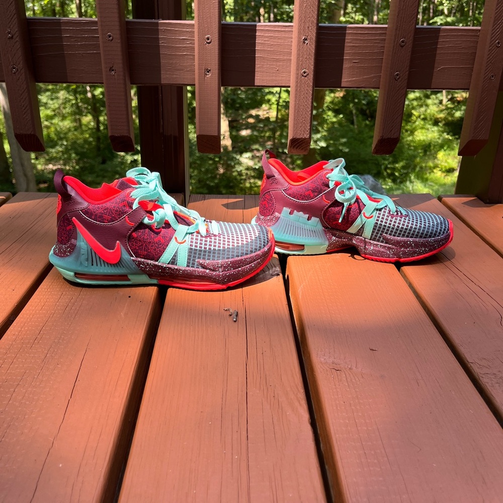 Nike Kids' LeBron James Witness Sneakers - Never Worn!